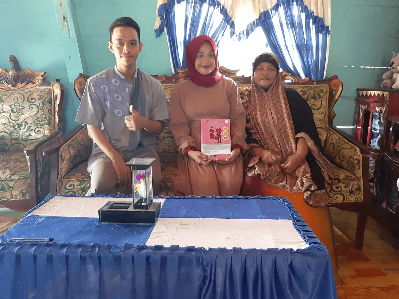 Menanti Kelahiran Buah Hati Pertama Keluarga Pak Harman